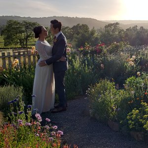 There are some spots in Sonoma County that are just breathtaking. The moment you walk onto the property of Beltane Ranch, you feel relaxed. Not only is it the perfect Wedding Venue, but also the perfect B&B. Photo Credit: Tara Ybarra